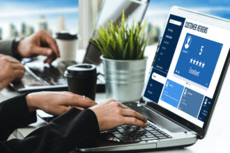 Doświadczenia klientów i analiza recenzji przez modne oprogramowanie komputerowe